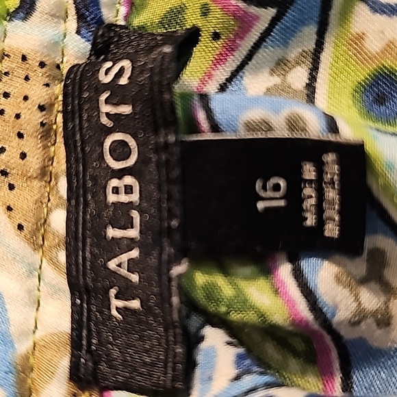 TALBOTS, Paisley print blouse size 16. Cap sleeves.  Polyester multiple colors. - Picture 8 of 8